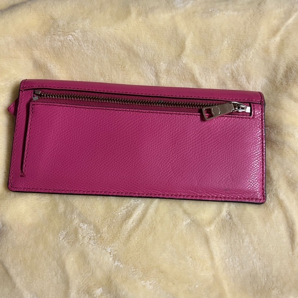 Pre owned pink Coach wallet very good condition a couple of small spots - Picture 6 of 6